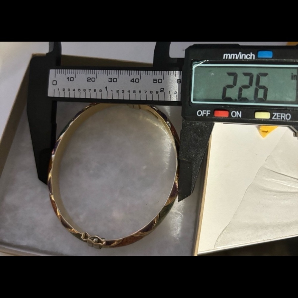 14k gold checkered enamel bangle bracelet - Picture 8 of 10